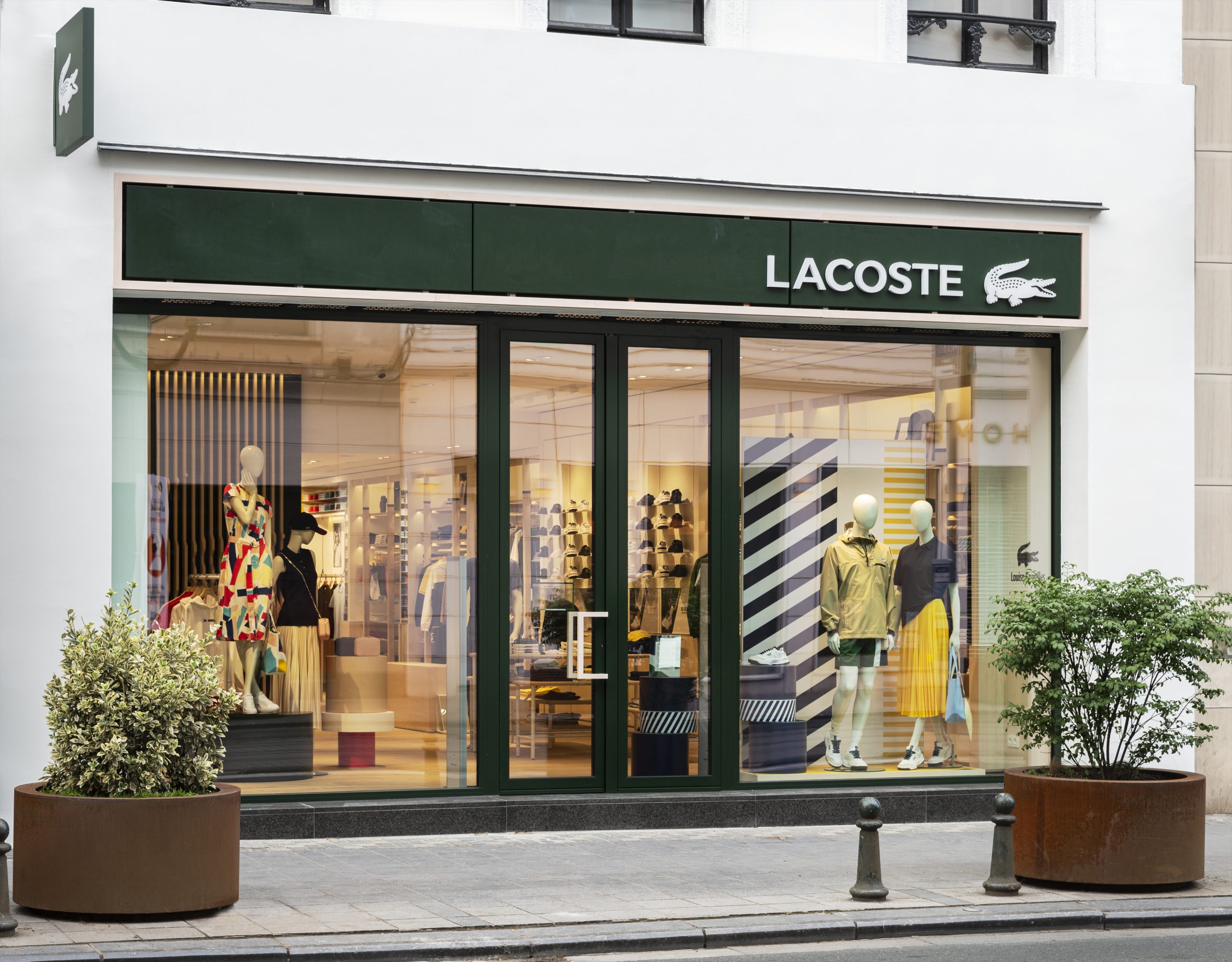 Un multi-franchisé majeur de Lacoste a structuré un financement obligataire avec Caption pour soutenir sa stratégie de croissance et renforcer sa présence dans les zones clés du territoire français, alliant ouverture de nouvelles boutiques et acquisitions ciblées.